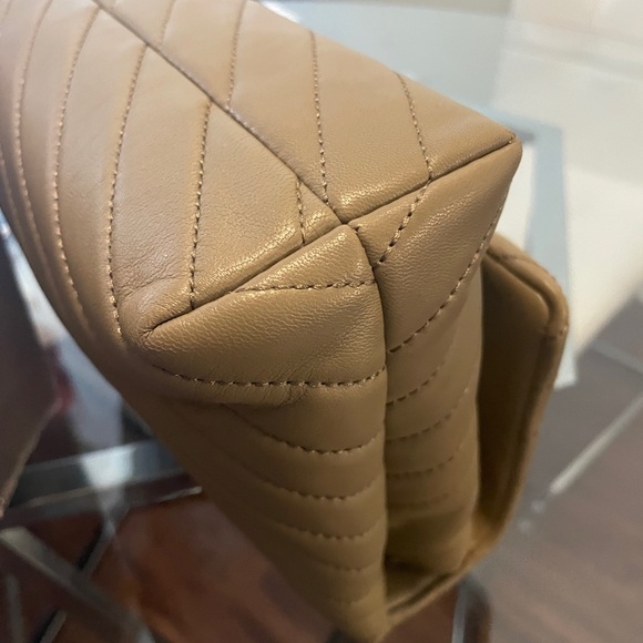 Tory Burch Kira Chevron convertible shoulder bag. - Picture 15 of 17